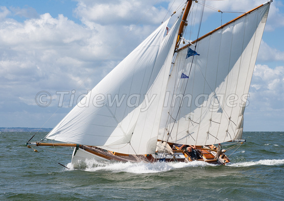 Gaff Yacht Raven racing in the Swale Match 2013